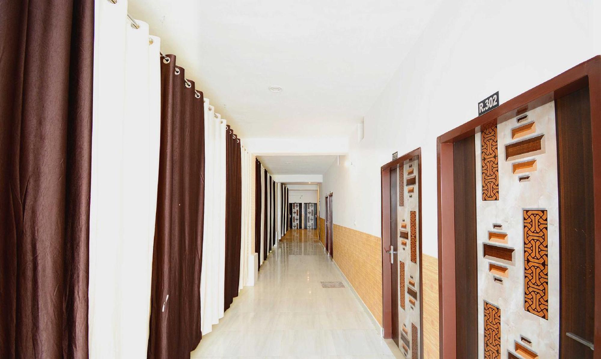 Hotel O Park View Bhiwani Exteriör bild