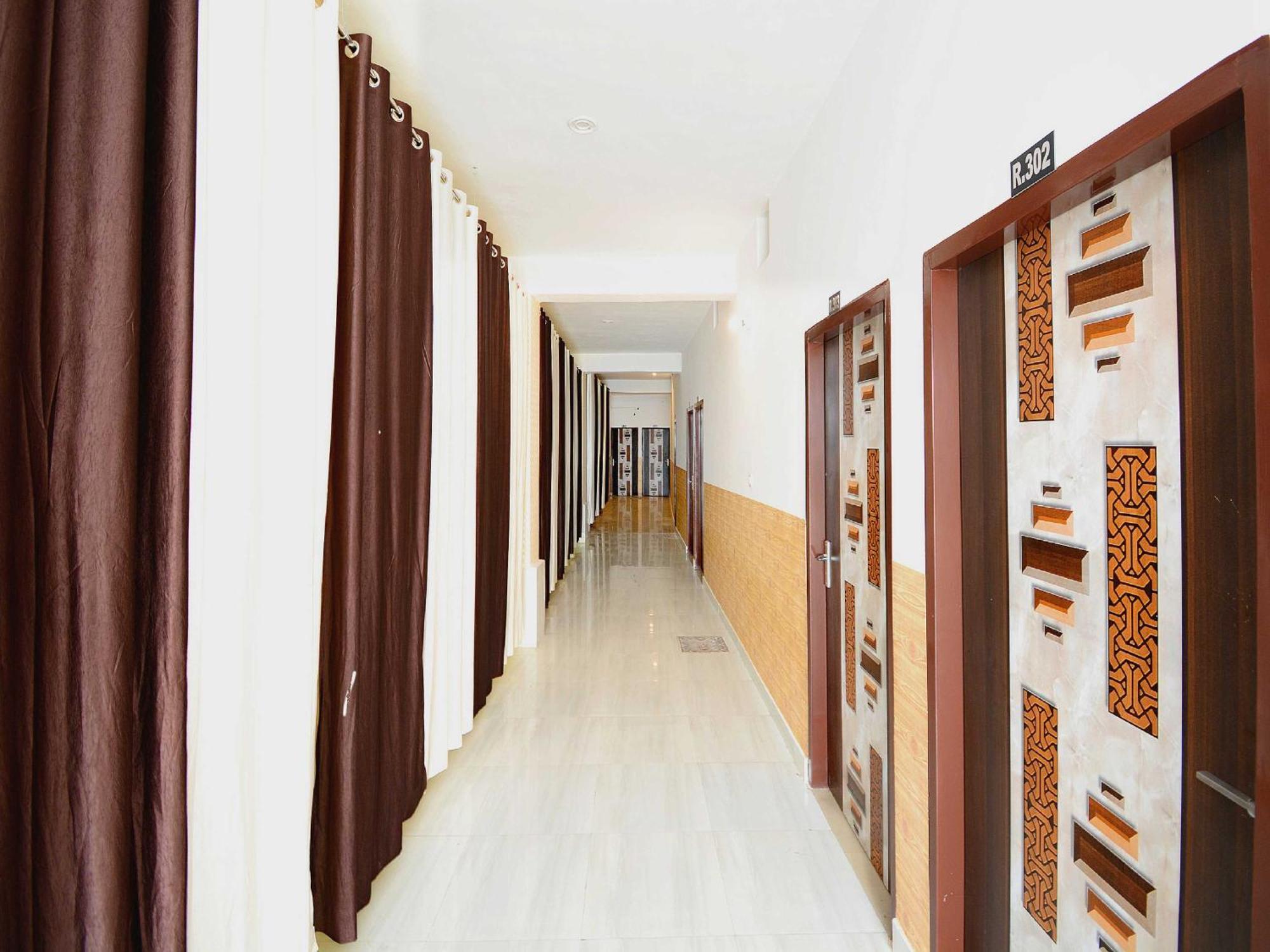 Hotel O Park View Bhiwani Exteriör bild